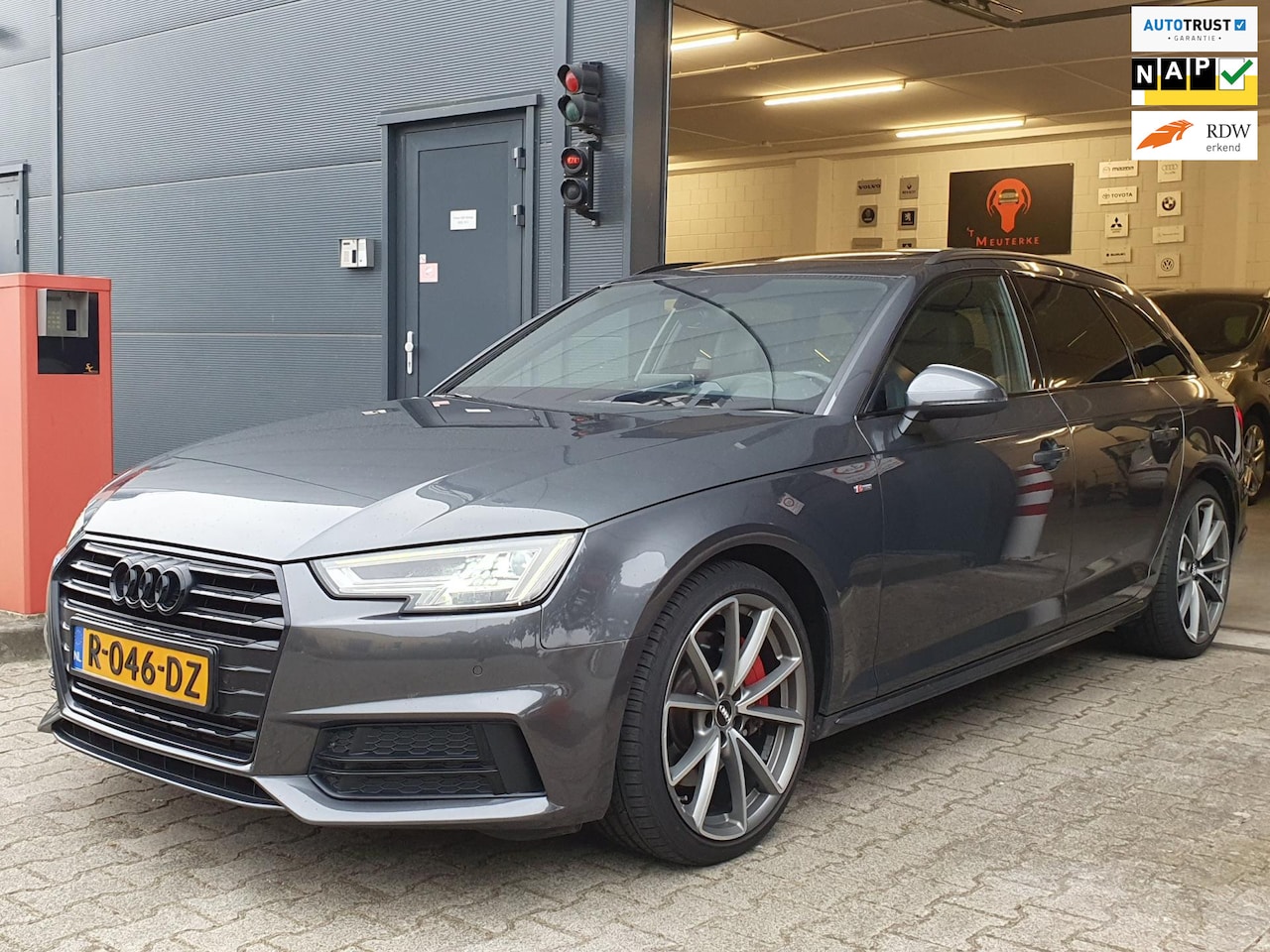 Audi A4 Avant - 3.0 TDI quattro Design Pro Line Plus / PANO / KEYLESS / CAMERA / NWE BEURT / ELEKTR.KOFFER - AutoWereld.nl