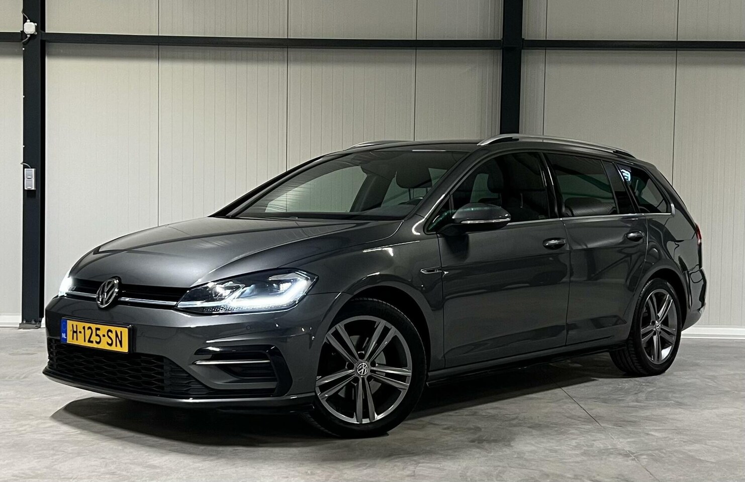 Volkswagen Golf - 1.5 TSI DSG 2X R-line Virtual Camera Sfeer - AutoWereld.nl