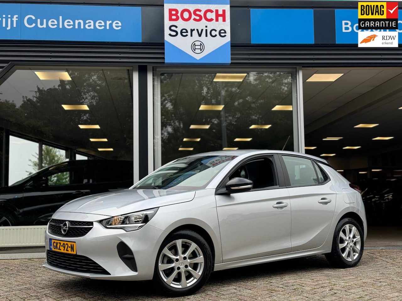 Opel Corsa - 1.2 Edition 100 pk Navi / Camera / P-sensoren / LM velgen - AutoWereld.nl