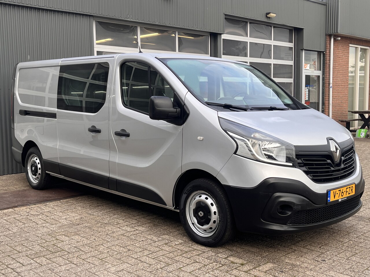 Renault Trafic - 1.6 dCi L2H1 DC Marge Btw /Bpm vrij Airco Cruise controle Navigatie Dubbele cabine 1e eige - AutoWereld.nl