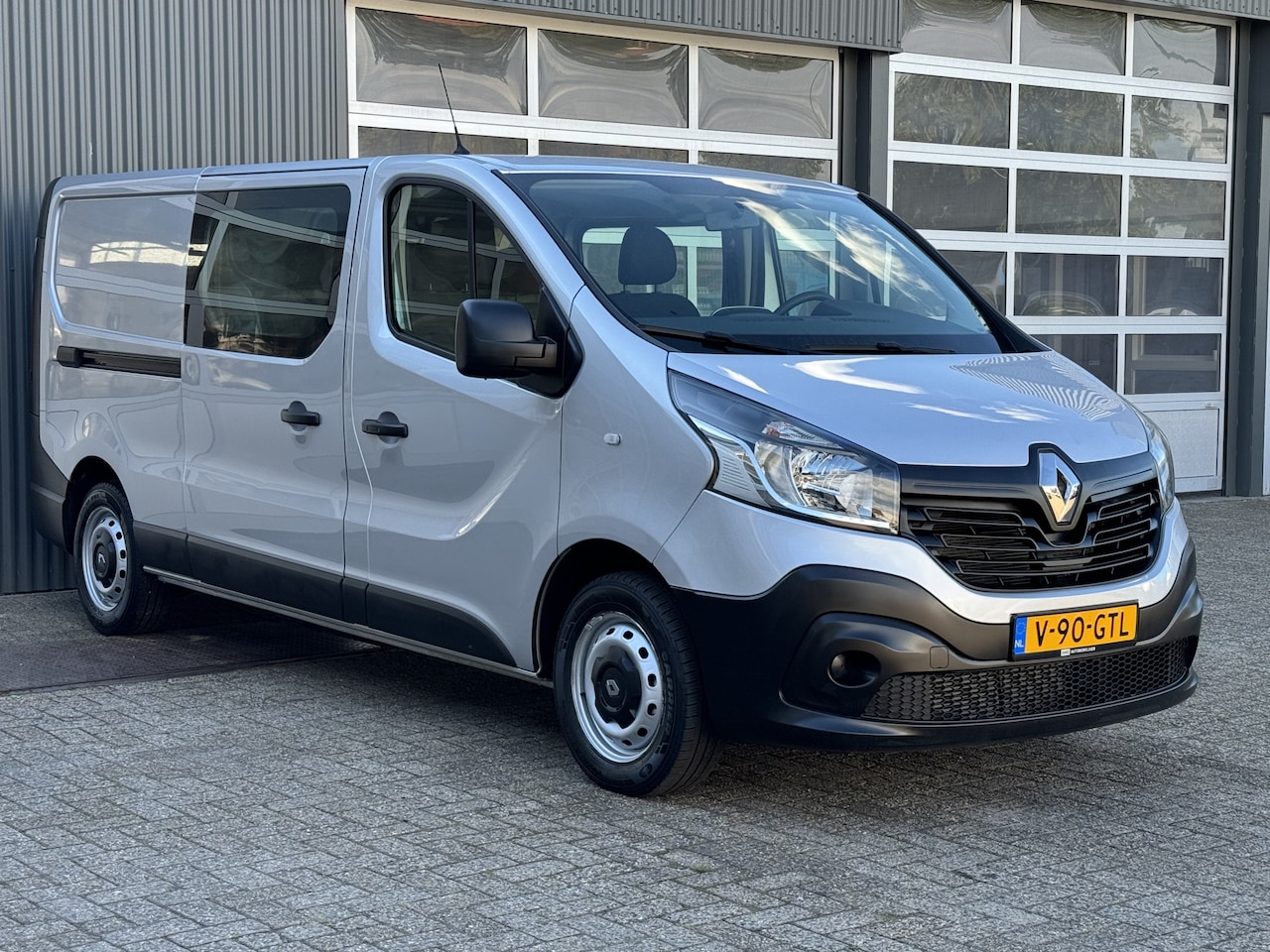 Renault Trafic - 1.6 dCi L2H1 DC Marge Btw /Bpm vrij Airco Cruise controle Navigatie Dubbele cabine 1e eige - AutoWereld.nl