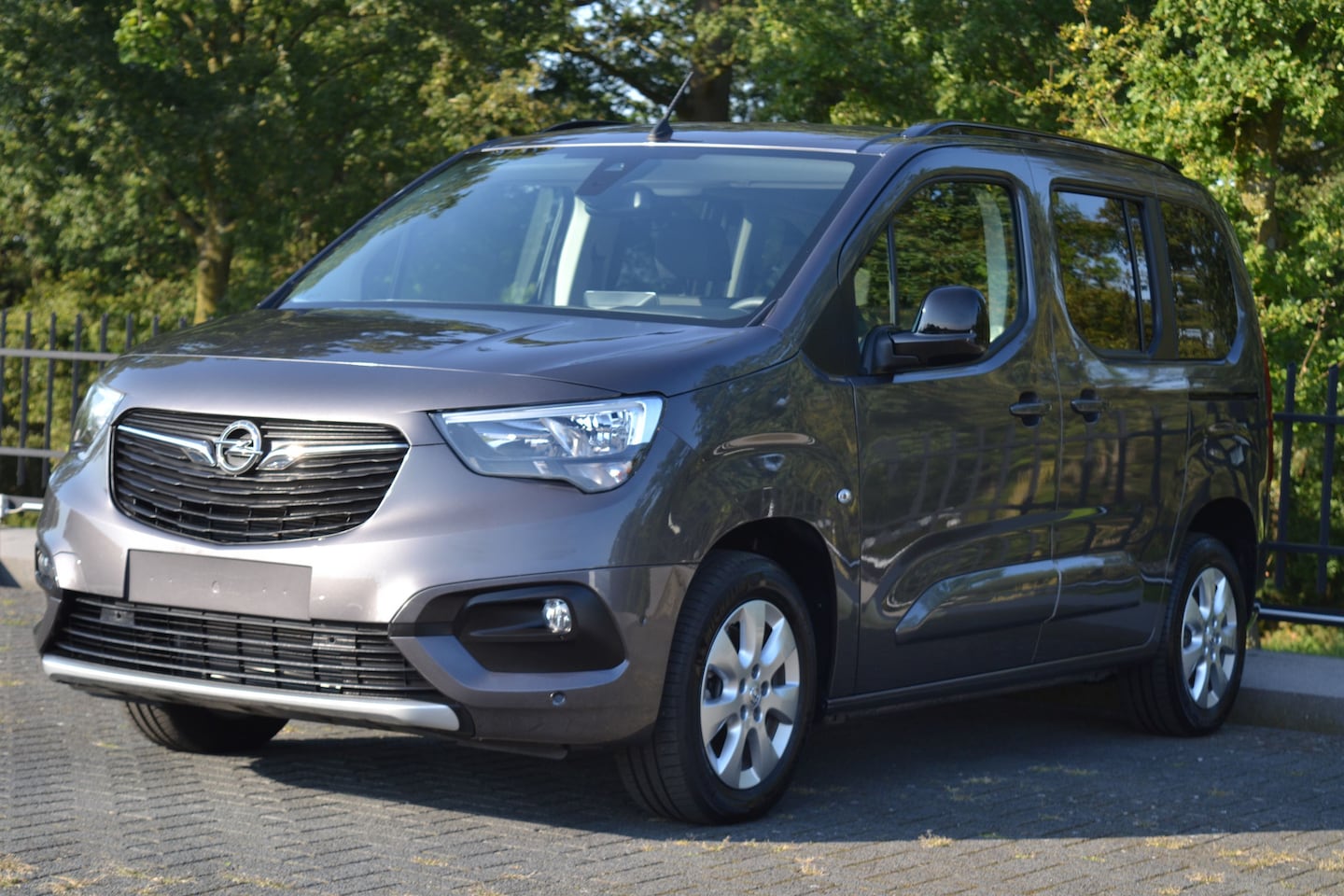 Opel Combo-e Life - Ultimate 7p - AutoWereld.nl