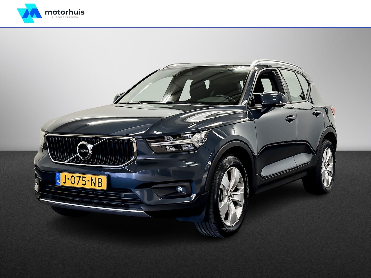 Volvo XC40 - T2 129PK MOMENTUM PRO NAVI TEL PDC LED NAP - AutoWereld.nl