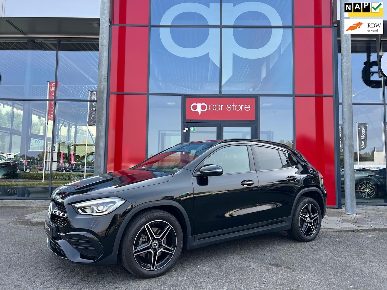 Mercedes-Benz GLA-Klasse - 250e Burmester| Pano | Navi | Camera - AutoWereld.nl