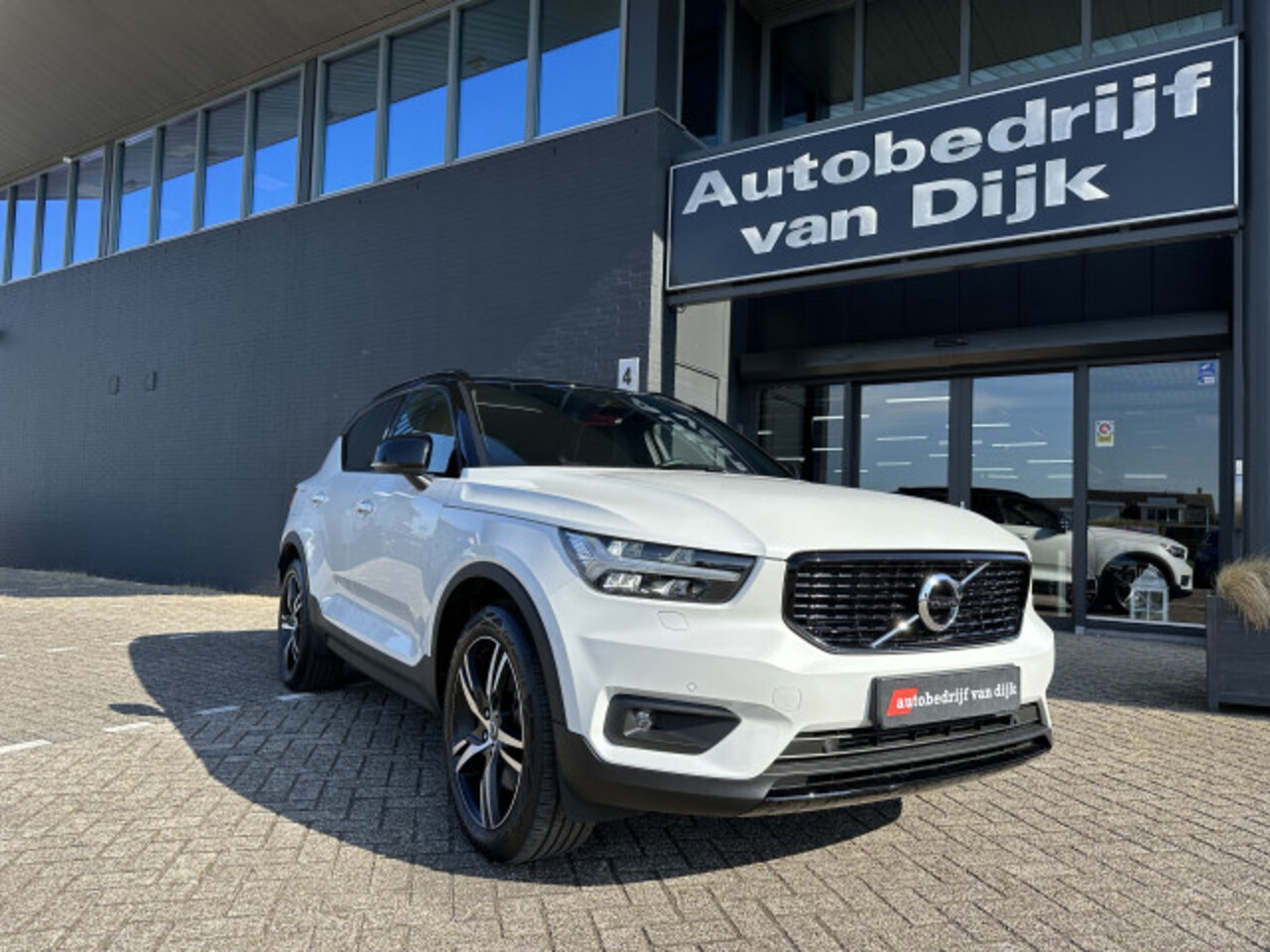 Volvo XC40 - 1.5 T5 Recharge R-Design Expression - AutoWereld.nl