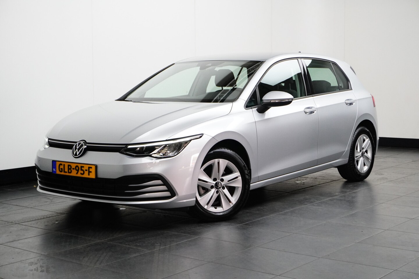 Volkswagen Golf - 1.5 eTSI 130PK DSG Life | Carplay | pdc | Winterpakket | Acc | Virtual Cockpit| - AutoWereld.nl