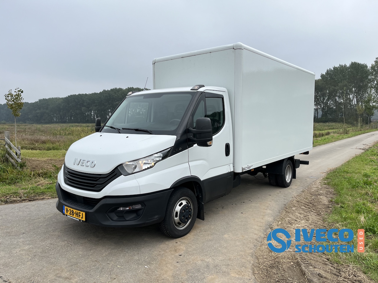 Iveco Daily - 35C16 Gesloten Laadbak | palfinger | 2022 | 160pk | - AutoWereld.nl