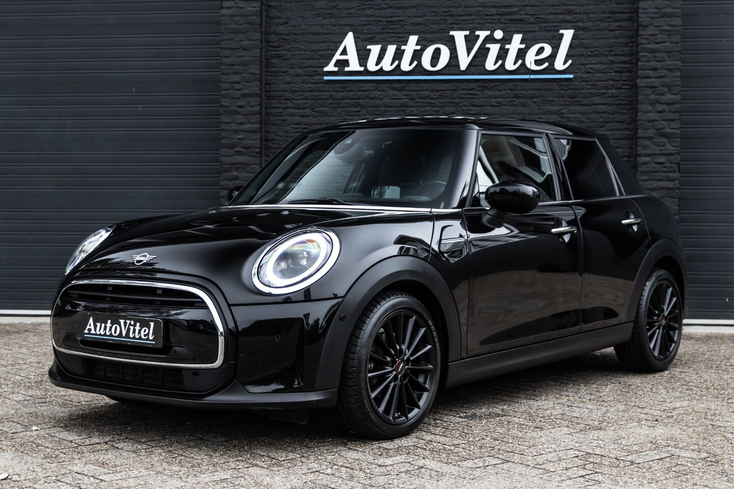 MINI Clubman - 1.5 Steptronic | Sportleder | Harman & Kardon | Head-up | Comfort Access | Stoel + Stuurve - AutoWereld.nl