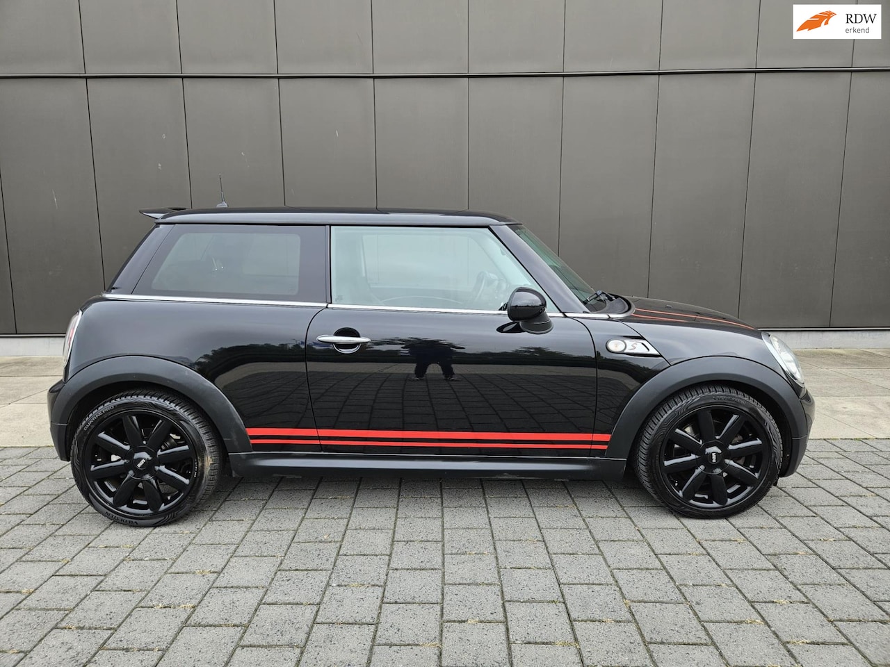 MINI Cooper S - Mini 1.6 UNIEK/ LUXE UITVOERING/ DISTR RIEM VERV./STOELVERWARMING - AutoWereld.nl