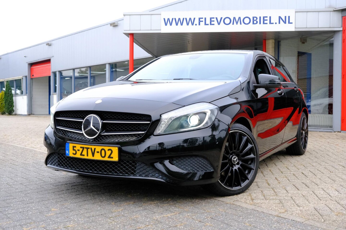 Mercedes-Benz A-klasse - 180 Ambition Aut. Xenon|LMV|Navi - AutoWereld.nl