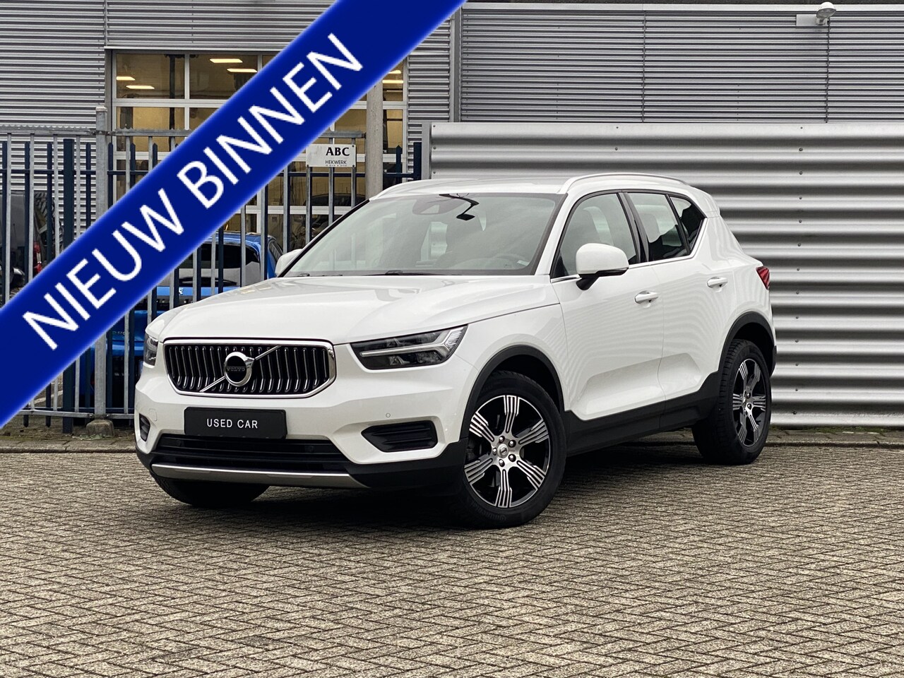 Volvo XC40 - T4 Inscription | CarPlay | Camera | Rijklaarpijs | Stoelverwarming - AutoWereld.nl