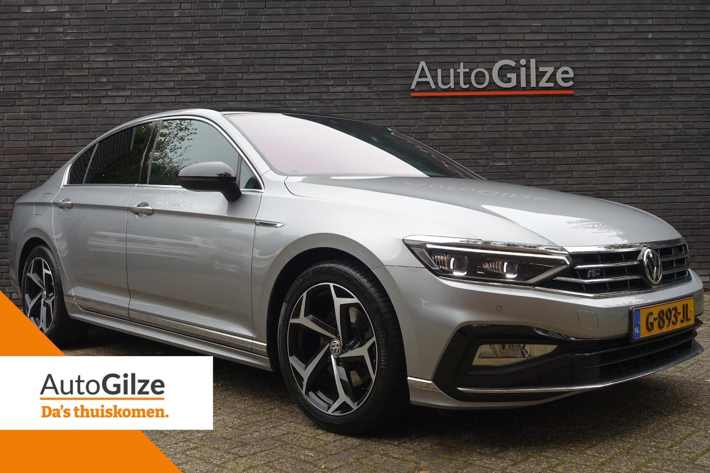 Volkswagen Passat - 1.5 TSI Automaat R-Line Facelift l Pano l Virtual Cockpit l Camera l NAP - AutoWereld.nl