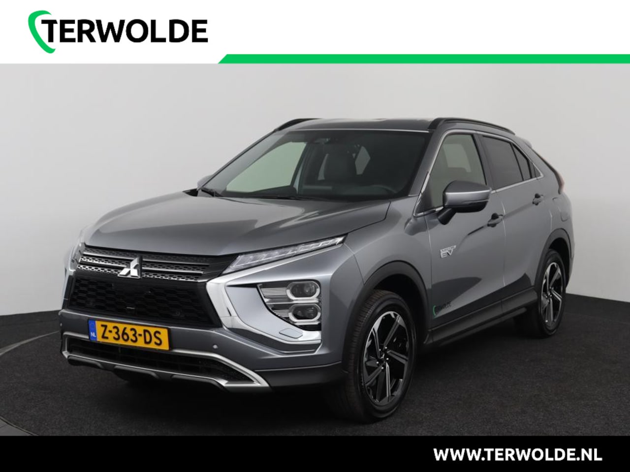 Mitsubishi Eclipse Cross - 2.4 PHEV Intense+ | Navigatie | Stoelverwarming | Climate Control | Metallic Lak | LED Kop - AutoWereld.nl