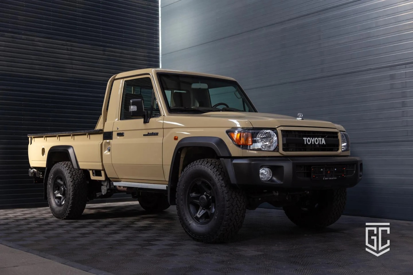 Toyota Land Cruiser - GRJ79 Single Cab LX - AutoWereld.nl