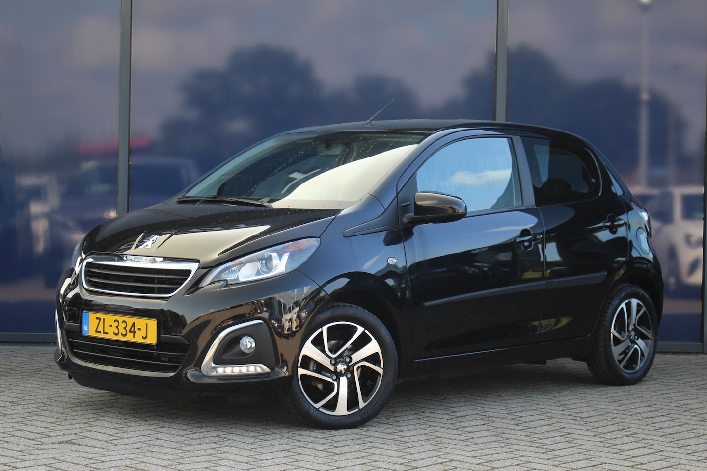 Peugeot 108 - 1.0 e-VTi Allure 72 PK | Airco | AppleCarPlay | Bluetooth | 15" LMV | Elec. ramen & Sp. | - AutoWereld.nl