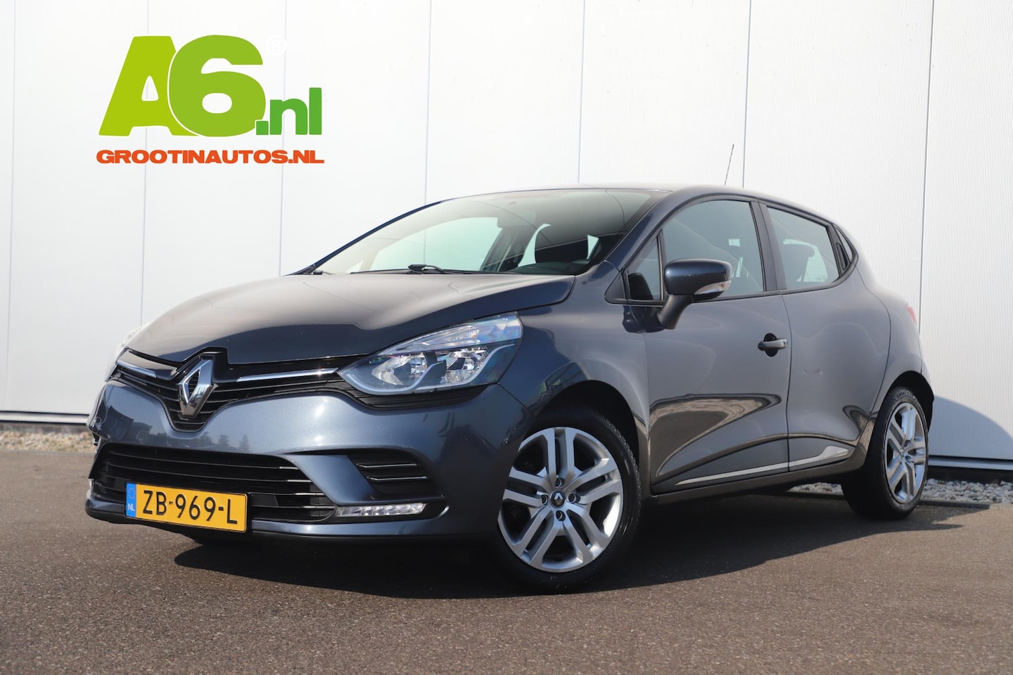 Renault Clio - 0.9 TCe Zen 90PK Navigatie Carplay Android Bluetooth Airco Cruise Parkeersensors - AutoWereld.nl