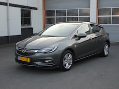 Opel Astra - 1.0 Turbo 120 Jaar Edition Automatische airco, navigatie, cruise controle, parkeersensoren