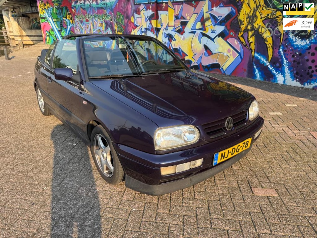 Volkswagen Golf Cabriolet - 1.8 nieuwe linnen kap nieuwe banden nieuwe remmen alarm zeer leuke cabrio. - AutoWereld.nl