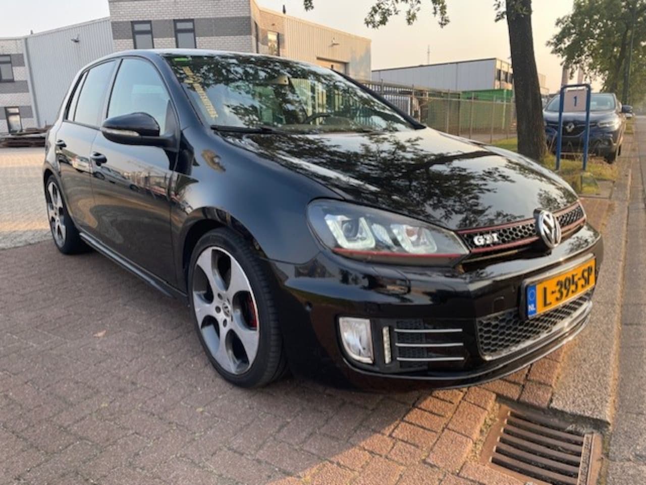 Volkswagen Golf - 2.0 GTI 5Deurs Airco/ECC,Navigatie,Sterren Hemel - AutoWereld.nl