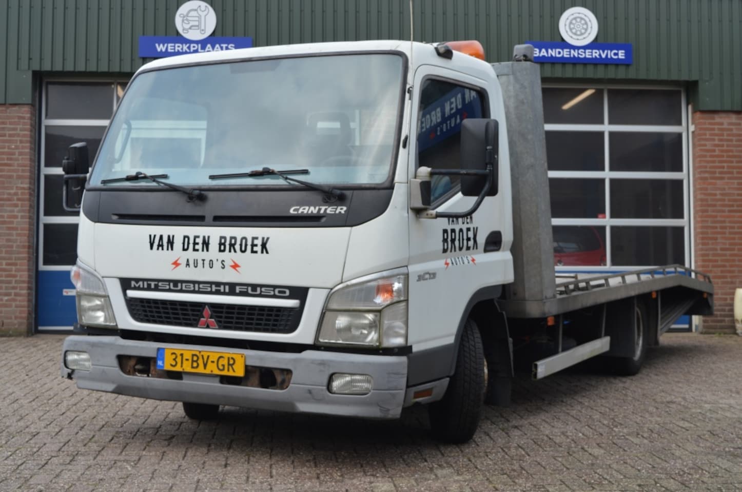 Mitsubishi Canter - 3C13 3.0 DI 335 3C13 3.0 DI 335 - AutoWereld.nl