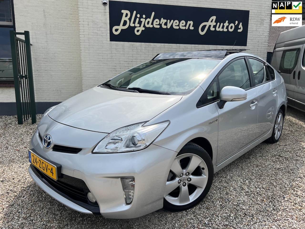 Toyota Prius - 1.8 Business Solar Pack | PanoramaDak | Camera | Navi | Trekhaak - AutoWereld.nl