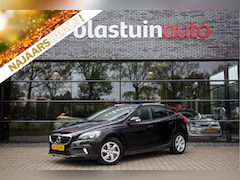 Volvo V40 Cross Country - 1.5 T3 Momentum , Trekhaak, PDC, Stoelverwarming