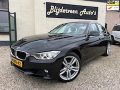 BMW 3-serie - 320i High Executive Org. NL | Navi | Leer | PDC | NAP