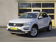 Volkswagen T-Roc - 1.5 TSI 150PK Automaat Style BJ2020 Lmv 16" | Led | Pdc | Navi | Trekhaak | Airco | Cruise