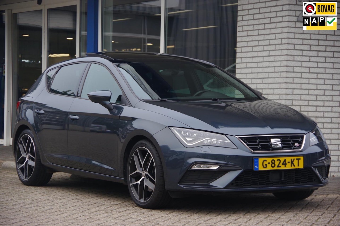 Seat Leon - 2.0 TSI FR AUTOMAAT 190PK Panoramadak Achteruitrijcamera Virtueel dashboard - AutoWereld.nl