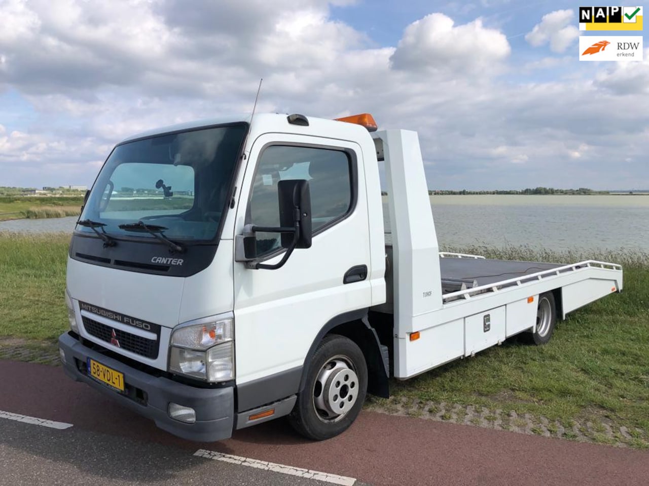 Mitsubishi Canter - 3C13 3.0 DI 335 motor defect - AutoWereld.nl