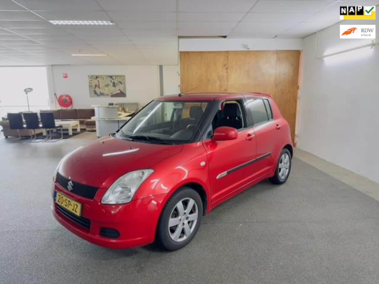 Suzuki Swift - 1.3 GLS Apk Nieuw,E-Ramen,Dvd - Mp3 speler,N.A.P,Lm velgen,5Deurs,2 sleutels.Topstaat!! - AutoWereld.nl