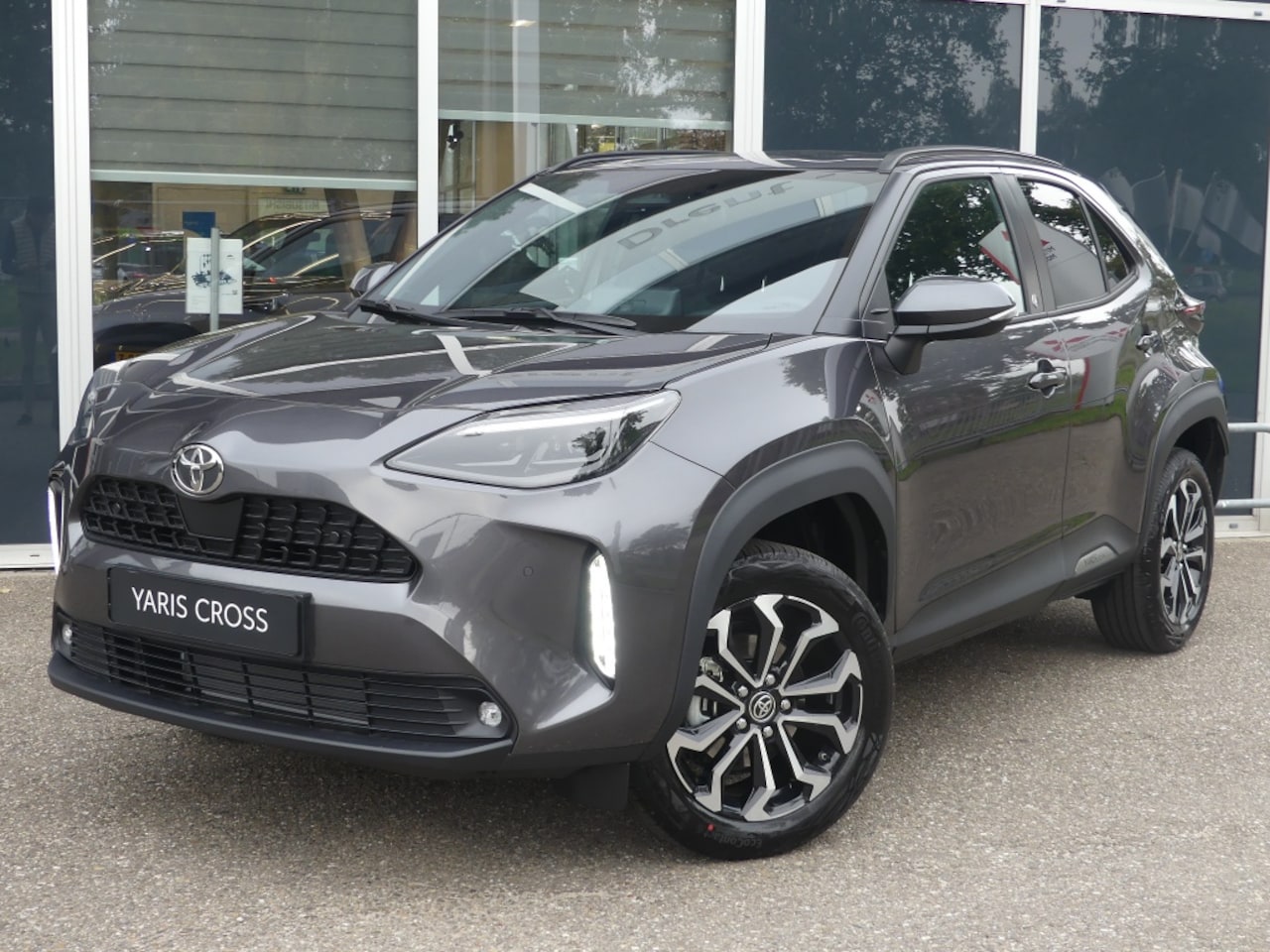 Toyota Yaris Cross - 1.5 Hybr 130 Executive Limited | Sensoren | Stoel- en stuurverw - AutoWereld.nl