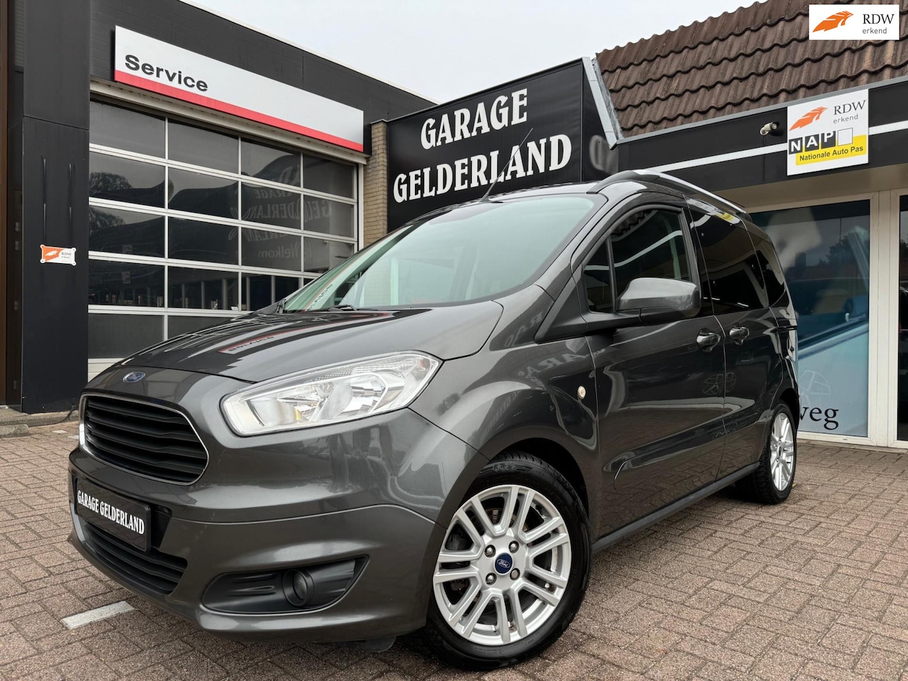 Ford Tourneo Courier - Style | Cruise | Climate | Stoelverw. | Pdc | Isofix | Bluetooth | Full-option's! - AutoWereld.nl