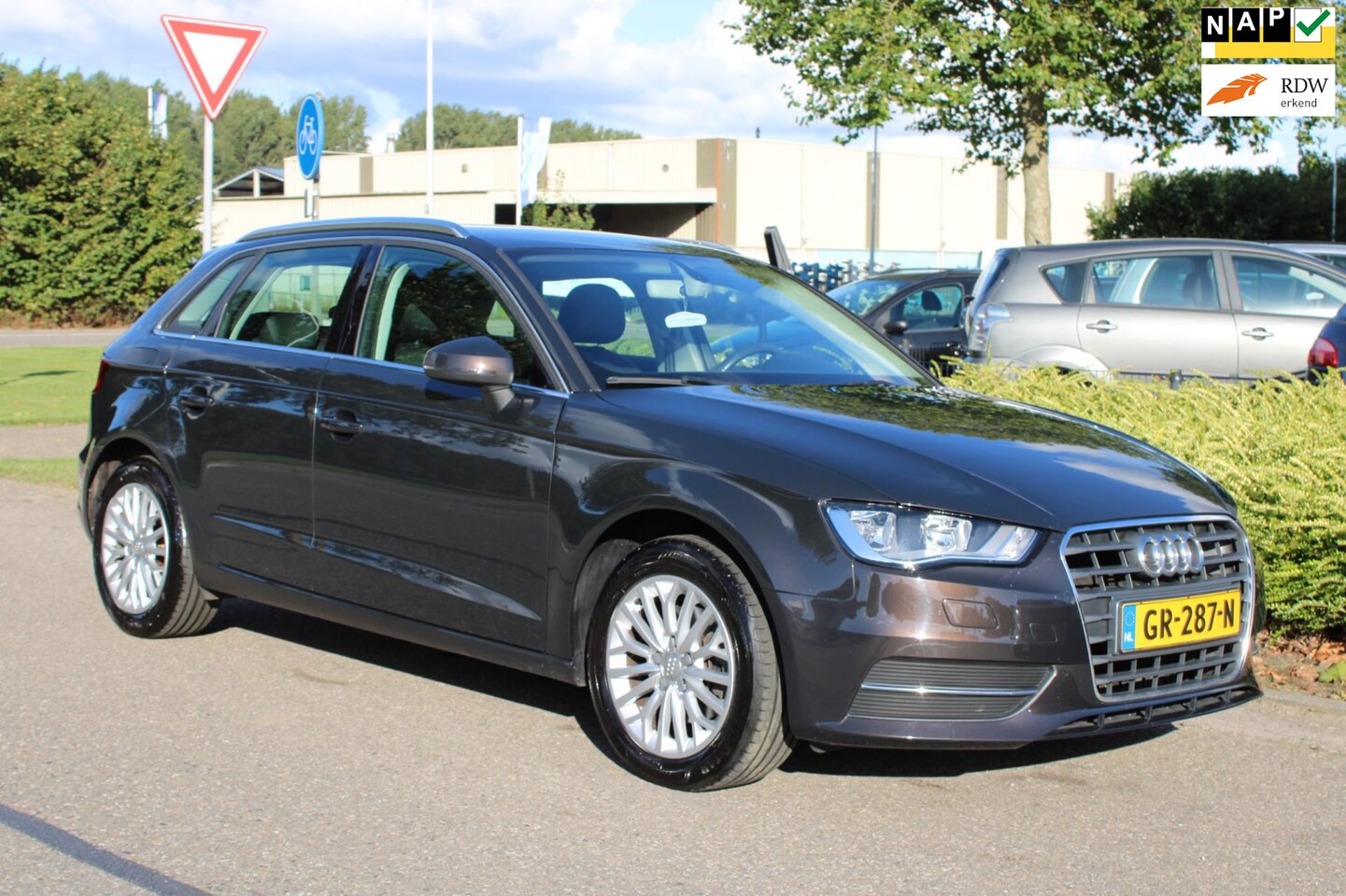 Audi A3 Sportback - 1.4 TFSI DSG-AUTOMAAT AMBIENTE PRO LINE/AIRCO/TREKHAAK/LM-VELG/NAVIGATIE/CRUISECONTROL/ISO - AutoWereld.nl