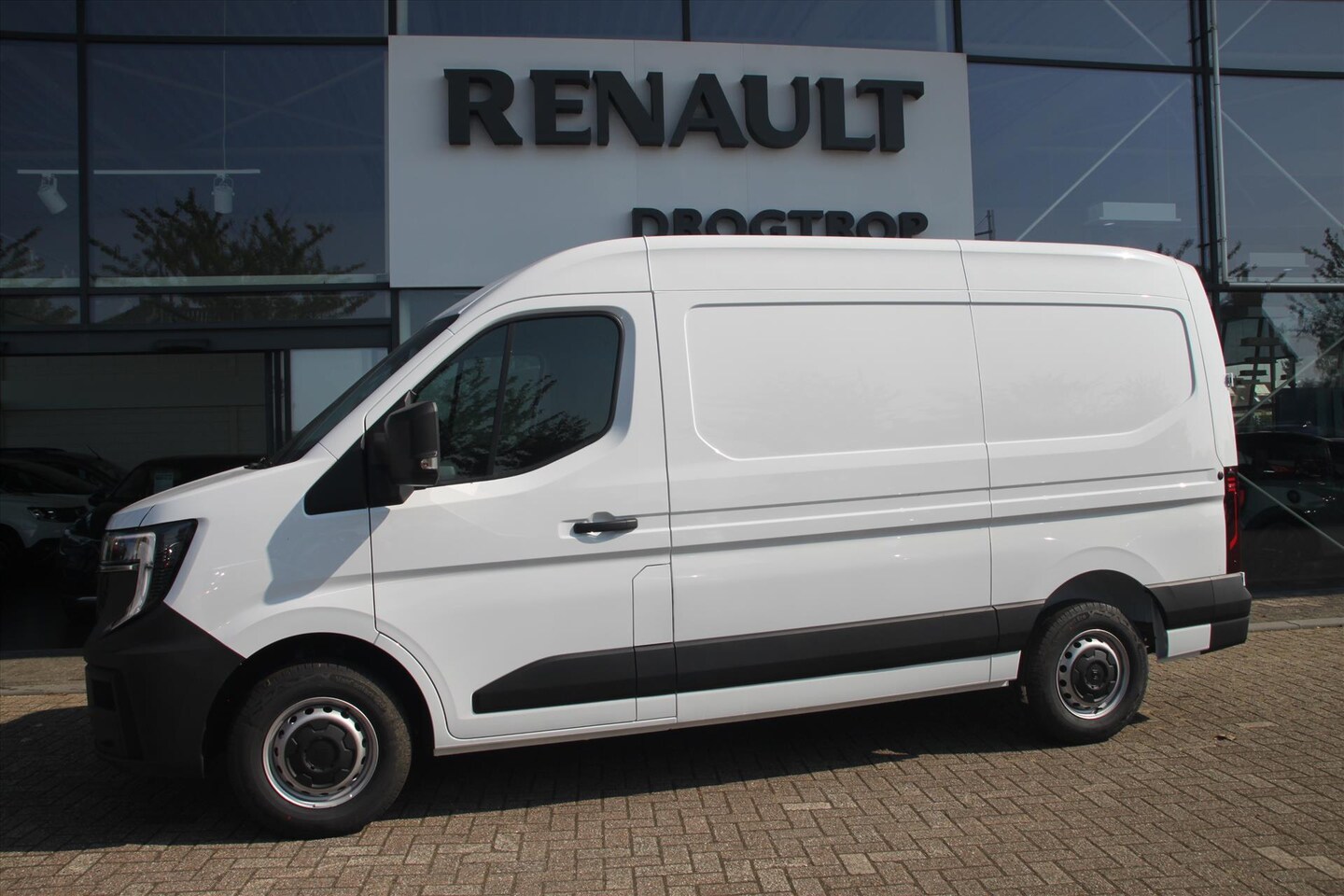 Renault Master - New 130PK-ADVANCE-L2H2-NW MODEL-APPLE CAR PLAY-TREKH- - AutoWereld.nl