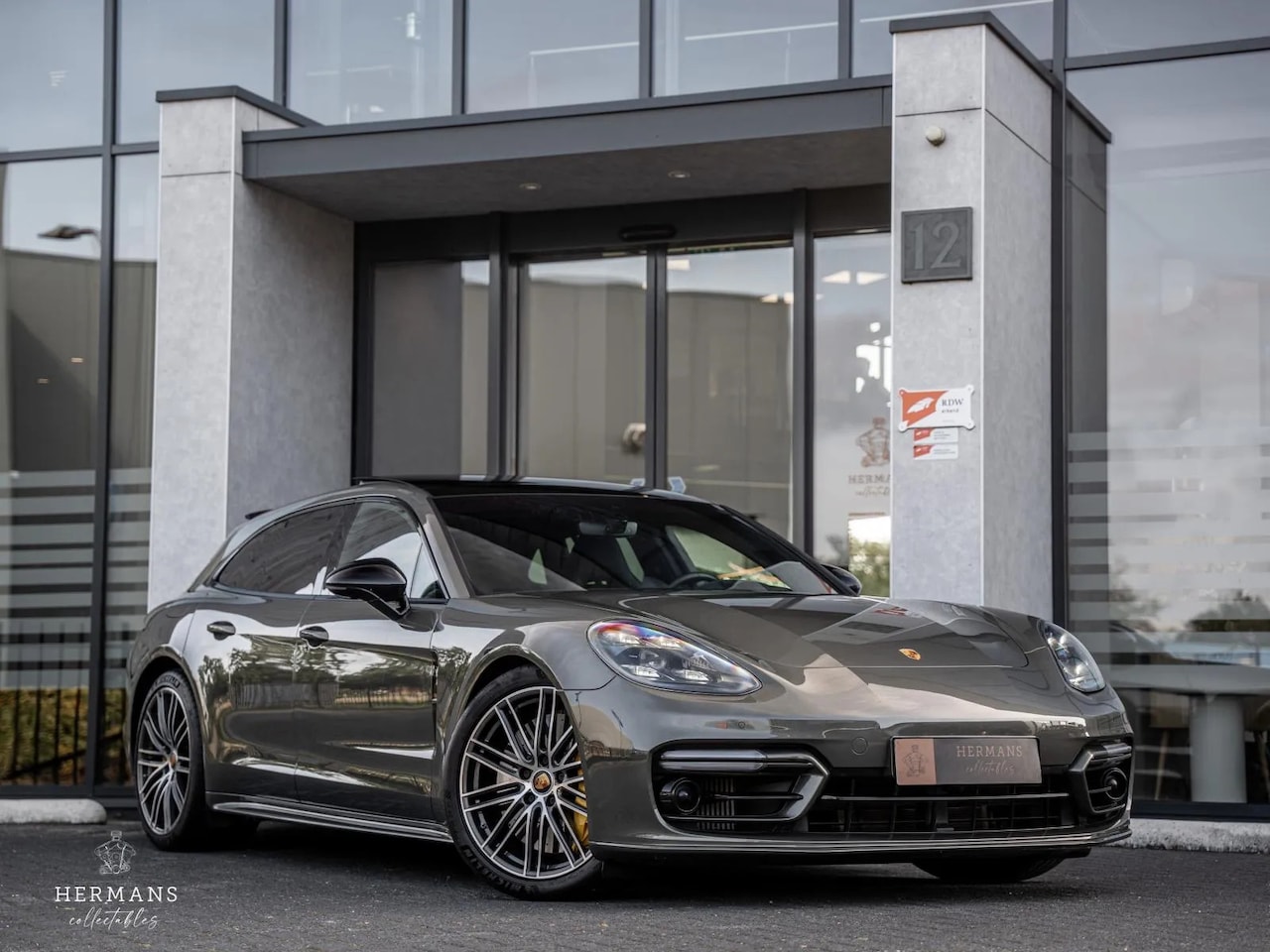 Porsche Panamera Sport Turismo - 4.0 Turbo S E-Hybrid / Burmester / Pano - AutoWereld.nl