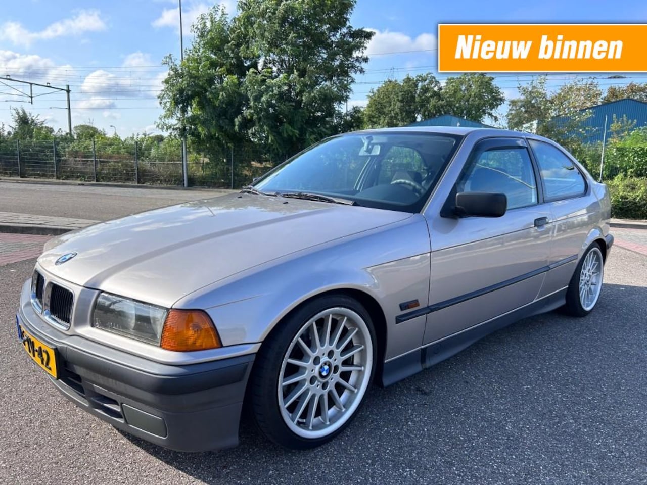 BMW 3-serie - 316IN / YOUNGTIMER / AUTOMAAT / AIRCO - AutoWereld.nl