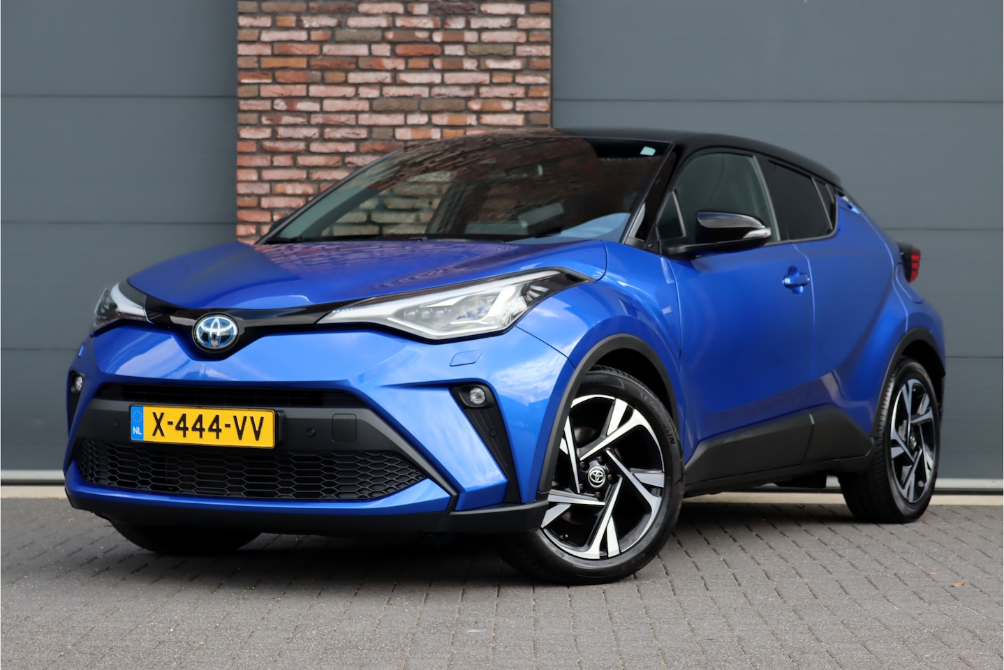 Toyota C-HR - 1.8 Hybrid GR-Sport | Trekhaak | Camera | Dodehoekassistent | Stoelverwarming | Keyless En - AutoWereld.nl