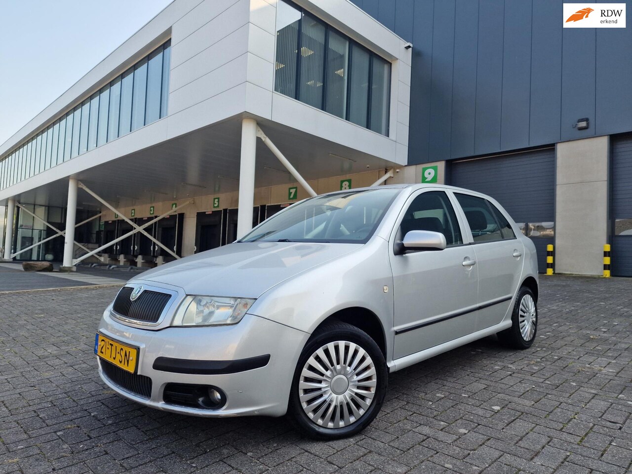 Skoda Fabia - 1.4-16V Spirit+ AIRCO PSENSOR ELEC.PAKET 2 X SLEUTELS - AutoWereld.nl