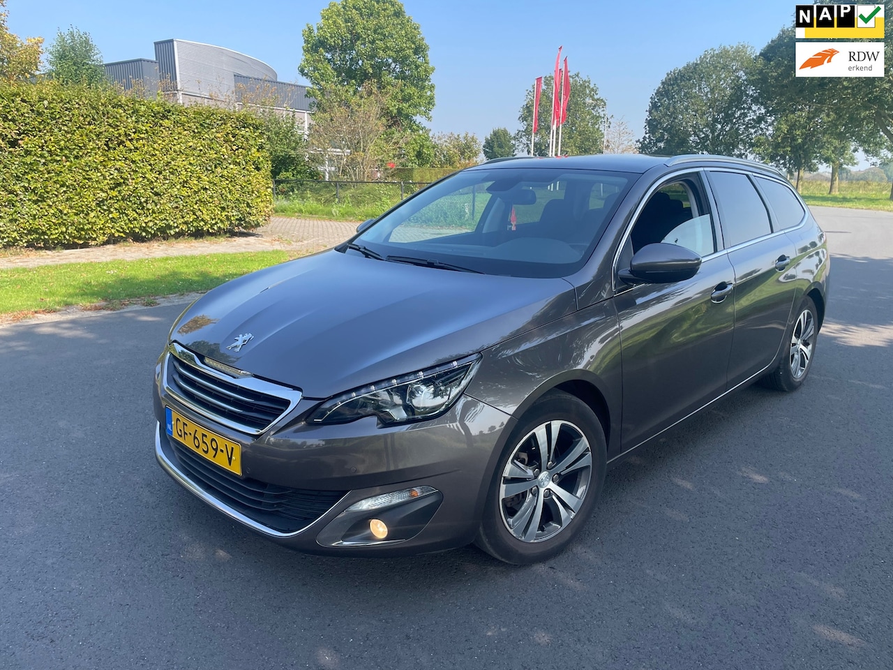 Peugeot 308 SW - 1.6 BlueHDI Blue Lease Premium 1.6 BlueHDI Blue Lease Premium - AutoWereld.nl