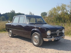 Alfa Romeo Giulia - 1300 SUPER