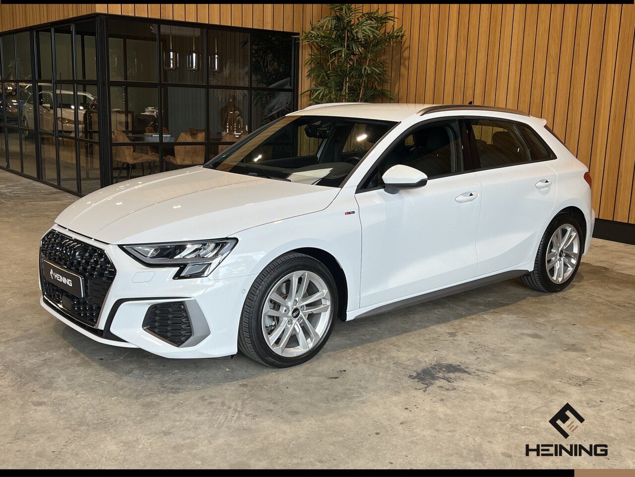 Audi A3 Sportback - 30 TDI S edition Navi. Apple carplay. Virtual dash. Trekhaak - AutoWereld.nl