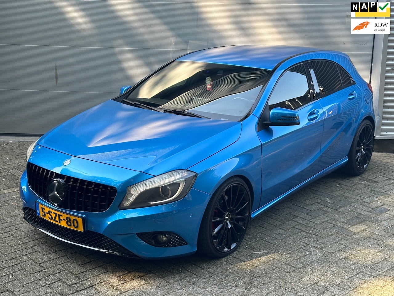 Mercedes-Benz A-klasse - 250 Prestige l Xenon l Airco l South Sea Blue Metallic l Zwarte velgen l Rijdt & Schakelt - AutoWereld.nl