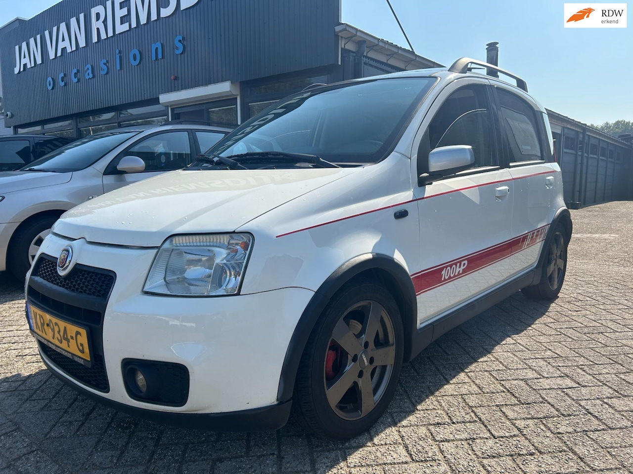 Fiat Panda - 1.4 16V Sport Abarth 100HP airco panoramadak - AutoWereld.nl