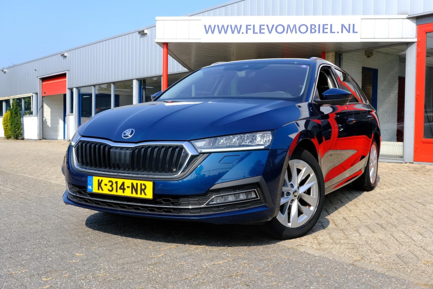 Skoda Octavia Combi - 1.0 e-TSI Business Edition Plus Aut. Full LED|Stuur-stoelverw.|DAB|Enz... - AutoWereld.nl