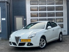 Alfa Romeo Giulietta - 1.4 T Distinctive | Clima | Navi | Cruise | PDC | N.A.P