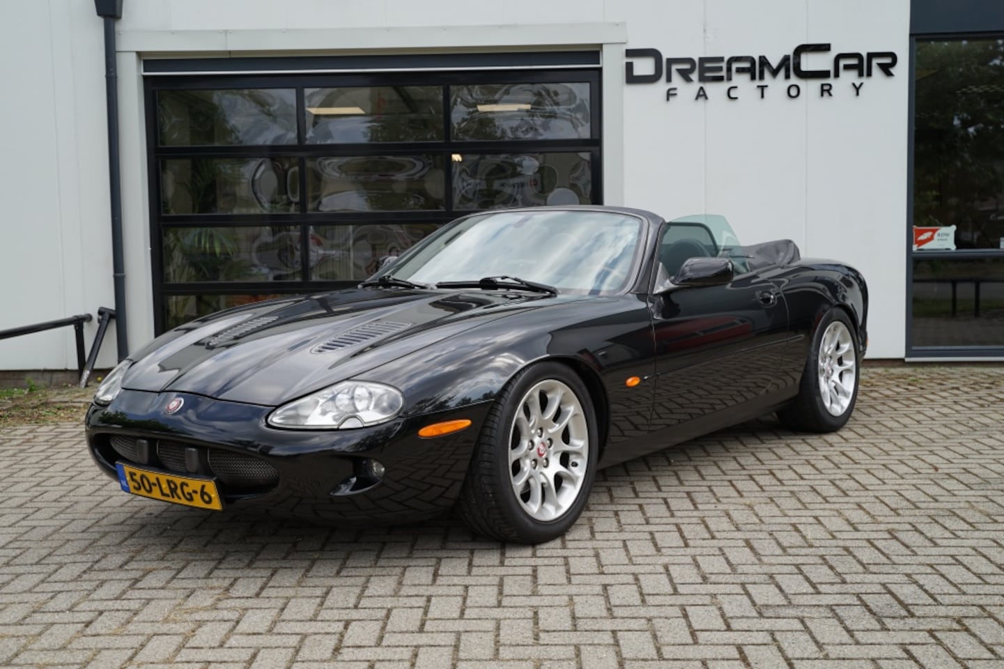 Jaguar XKR - 4.0 V8 Convertible 4.0 V8 Convertible - AutoWereld.nl