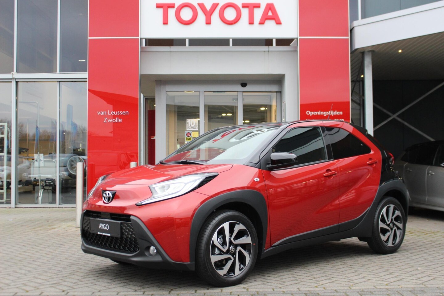 Toyota Aygo X - 1.0 VVT-i MT PULSE NIEUW DIRECT RIJDEN CLIMA CAMERA AD-CRUISE APPLE/ANDROID 17' LM-VELGEN - AutoWereld.nl