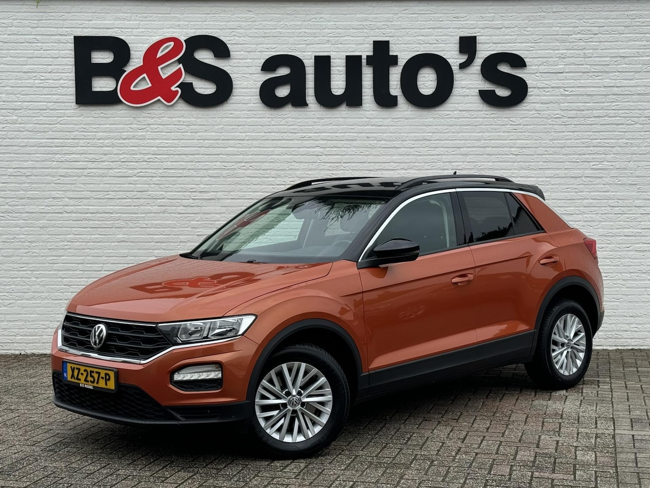 Volkswagen T-Roc - 1.0 TSI Adaptive cruise Lane assist Stoelverwarming Media player Clima - AutoWereld.nl