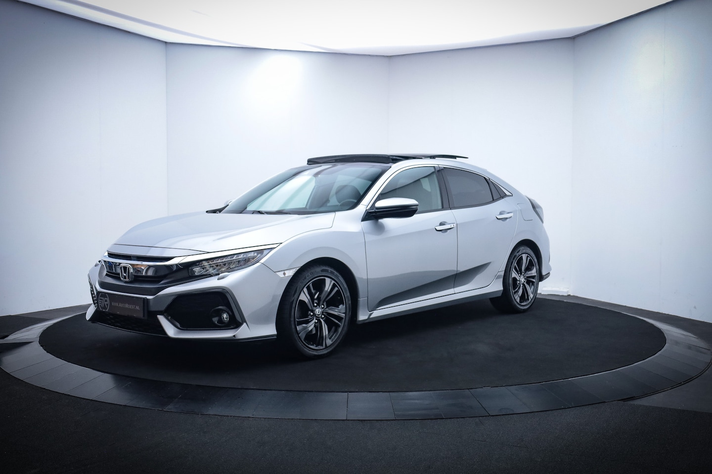 Honda Civic - 1.5i-VTEC 182PK Aut.PRESTIGE SPORT PANO/FULL LED/CAMERA/CARPLAY/LEDER/NAVI/STOELVERW./BLIN - AutoWereld.nl